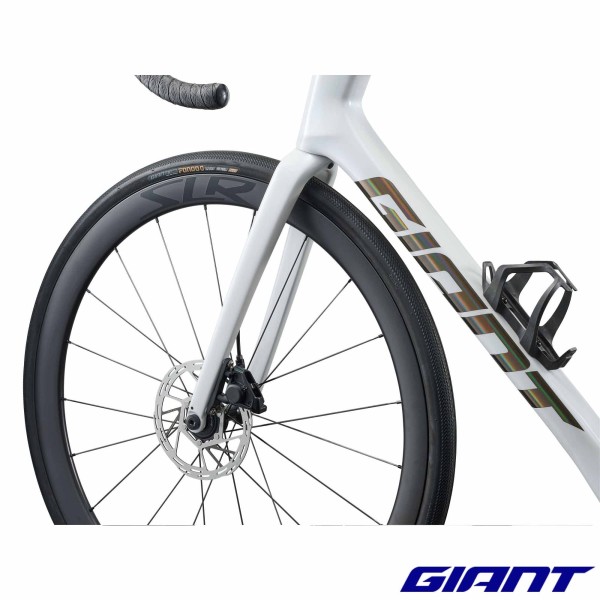 GIANT Defy Advanced Pro 1 2026 roues carbone