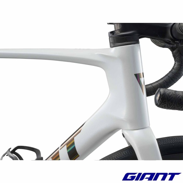 GIANT Defy Advanced Pro 1 2026 blanc