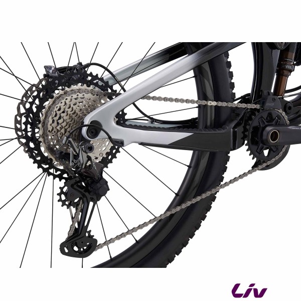 VTT LIV Intrigue Advanced Pro 29 0 Supernova carbone