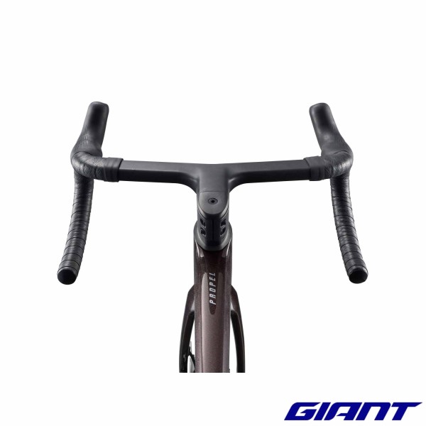 GIANT Propel Advanced Pro 0 Di2 2027 cockpit
