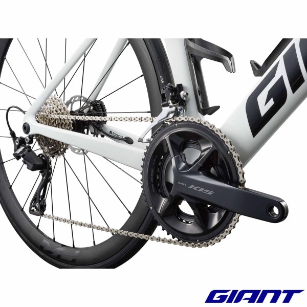 GIANT Propel Advanced 2 2027 pedalier