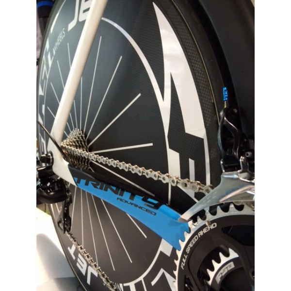 Roue carbone lenticulaire