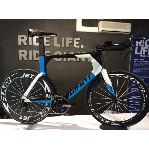 Roue carbone lenticulaire