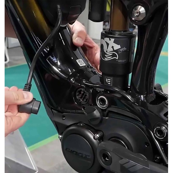 Connection de l'extension de batterie Range Giant 250Wh
