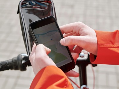 Les meilleures applications et gadgets pour renforcer la sécurité en cyclisme